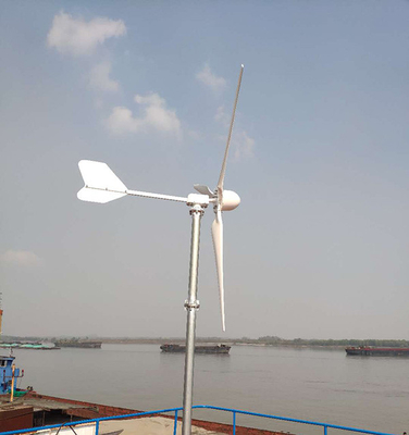 Off Grid กังหันลมแกนแนวนอนใบมีดสามใบ 48V 96V พลังงานลมแนวนอน