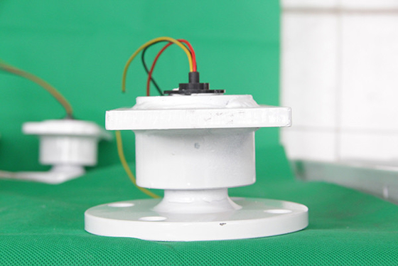 5KW 10KW HAWT การออกแบบกังหันลม 220V Off Grid ใบพัดแนวนอนกังหันลม