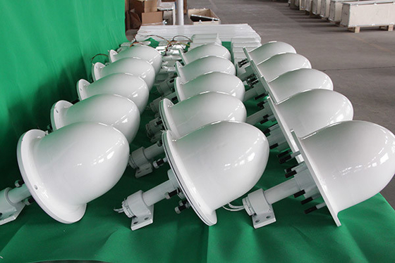 กังหันลมแนวนอนแม่เหล็กถาวรสามเฟส 3KW 5KW 220V กังหันลมความเร็วต่ำ