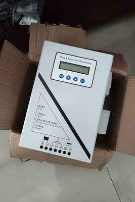 Off Grid MPPT Charge Controller 48V 1000W แบตเตอรี่เชื่อมต่อกับจอแสดงผล LCD