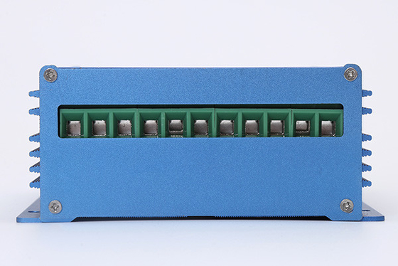 12V 24V 800W ตัวควบคุมการชาร์จพลังงานแสงอาทิตย์แบบ MPPT MPPT Hybrid Controller